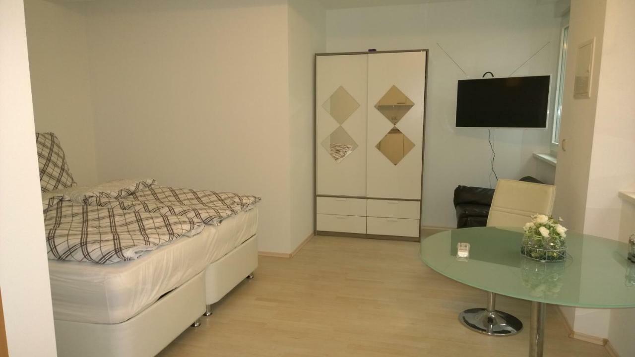 Pensionsappartments Blitz Wiesbaden Eksteriør billede